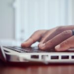 Macbook Air i Pro – czym się różnią i dlaczego warto?